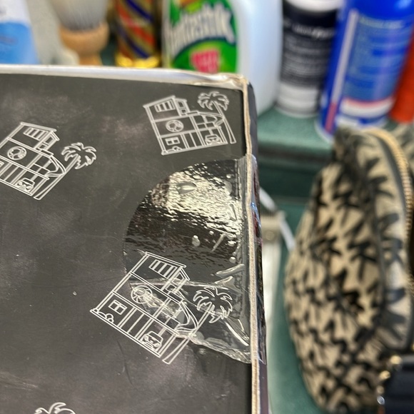 Barbie , CHI  1 in. Ceramic curling wand.  New in box.  Minor marks on box - Picture 7 of 7